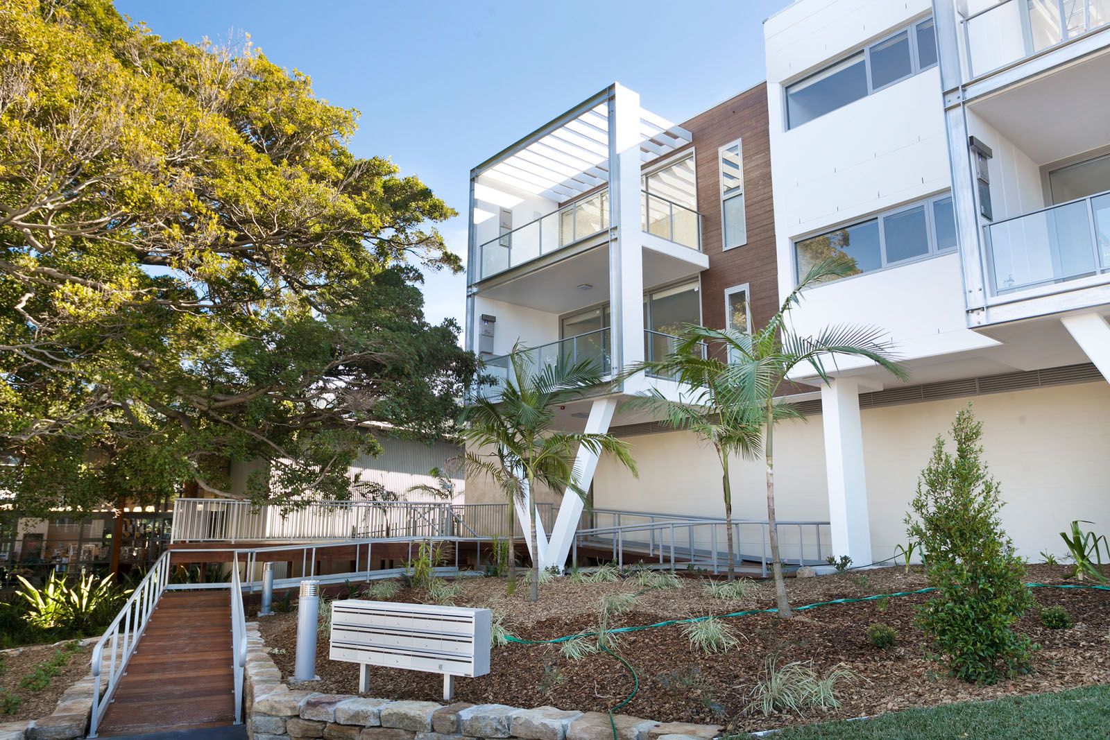 346-348 Lawrence Hargrave Dve, Thirroul